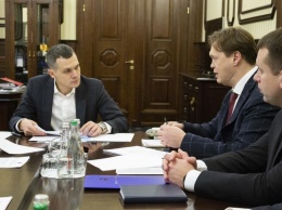 Кучер обсудил с руководителем Фонда госимущества перспективы работы заводов Электротяжмаш и Турбоатом