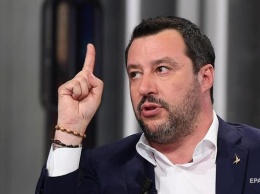 Экс-главу МВД Италии лишили депутатской неприкосновенности
