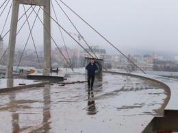 В Киеве смонтировали первый 500-тонный пролет для Подольского моста на Троещину