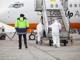 Медики не обнаружили ни одного больного среди украинцев в самолете из Уханя - Минздрав