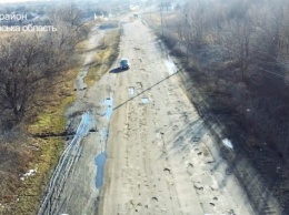 Жители двух районов просят отремонтировать ужасную дорогу до Павлограда (ВИДЕО)
