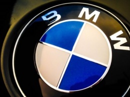 BMW запатентовала систему пассивной безопасности для мотоциклов