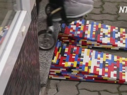В Германии пандусы для инвалидов стали делать из LEGO (видео)