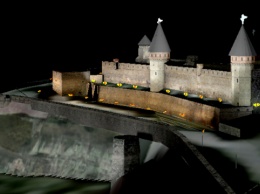 Крепость в Каменце будет удивлять туристов новой подсветкой