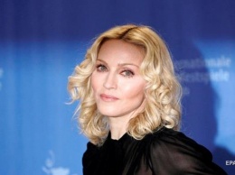 В Париже отменили концерты Мадонны из-за коронавируса