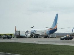 В "Борисполь" прибыл самолет с вероятно больным на коронавирус (фото)