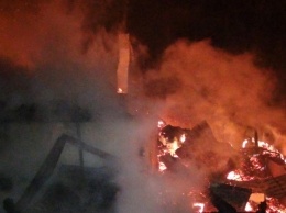 В Кирилловке сгорел корпус популярного гостиничного комплекса
