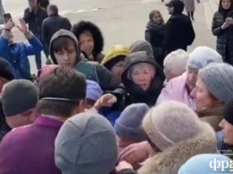 В Харькове пенсионеры подрались в очереди за медицинскими масками