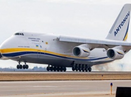 Украинский транспортный самолет Ан-124 доставит из Китая в Чехию маски и тесты на COVID-19