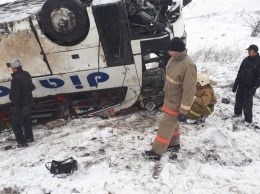 В России автобус попал в жуткое ДТП с переворотом: много погибших, фото