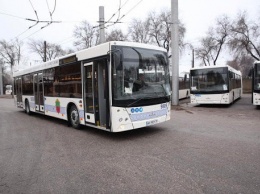 Запорожские чиновники просят Кабмин возить по 20 человек в больших автобусах и троллейбусах