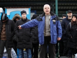 Бывшую жену и сына освобожденного из плена "ДНР" Василия Савина шесть часов продержали в "МГБ" Донецка