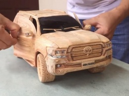 Вьетнамец сделал деревянный Toyota Land Cruiser 200. Точно такой же, только поменьше (ВИДЕО)