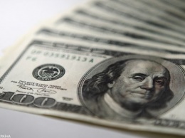 Курс доллара на межбанке упал ниже психологической отметки