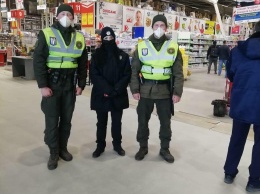 В Киевской области полиция наказала руководство строительных гипермаркетов за нарушение карантина