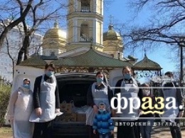 В Одессе православная молодежь накормила 650 нуждающихся