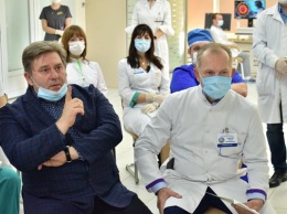 На "передовой" борьбы с COVID-19: врачи Мечникова "подставили плечо" коллегам из Першотравенска