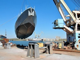 На Николаевском судостроительном заводе спустили на воду два бронекатера после ремонта (ФОТО)
