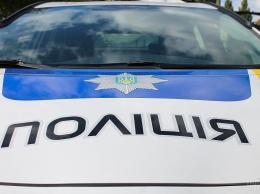 Николаевские патрульные остановили за нарушение ПДД транзитный автомобиль и попали в обсервацию по COVID-2019