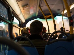 Боялся увольнения: в «ДНР» больной коронавирусом две недели ездил с температурой на работу автобусом