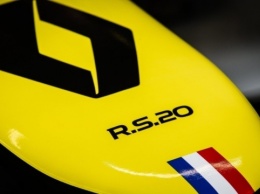 Формула-1: Команда "Рено" отправила сотрудников в отпуск