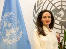 «Карантин породил всплеск насилия по всему миру»: Анджелина Джоли предупредила о последствиях самоизоляции