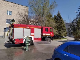 Спасатели провели санитарную обработку улиц в Павлограде и Терновке