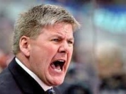 Изгнанного из НХЛ за расизм тренера взяли на работу в российский клуб