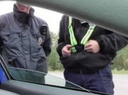 Полицейские наказали водителя за несуществующее нарушение