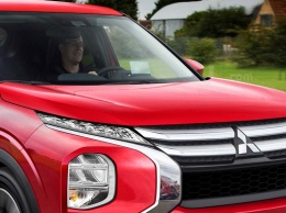 Фотографии обновленного Mitsubishi Outlander появились в Сети