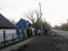 В Запорожской области горе-водитель поставили "Жигули" в вертикальное положение (ФОТО)