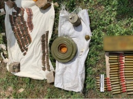 На Херсонщине обнаружили тайник с боеприпасами и средствами поражения