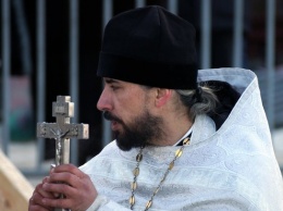 В столичную больницу с коронавирусом поместили священников из Тернопольской области