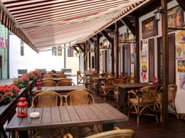 В Верховной Раде предложили открыть летние площадки кафе и ресторанов