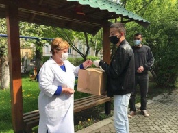 Активисты Молодежного крыла Оппозиционной платформы За - Жизнь помогли нуждающимся в Черновцах