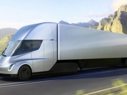Выход электрического грузовика Tesla Semi откладывается еще на год