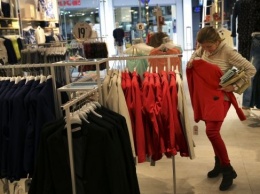 Bloomberg: Коронавирус заставит людей тратить меньше денег на одежду и больше на здоровье