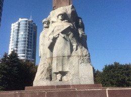 Дань мужеству: памятники и монументы Днепропетровщины