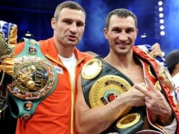 Братьям Кличко предложили участвовать в боксерском турнире легенд