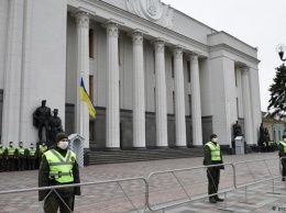 "Антиколомойский" закон позволит Украине получить кредиты МВФ