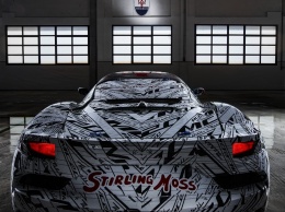 Новый суперкар Maserati получил камуфляж в честь Стерлинга Мосса: фото