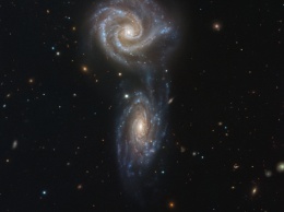 Фото дня: пара галактик исполняет вальс