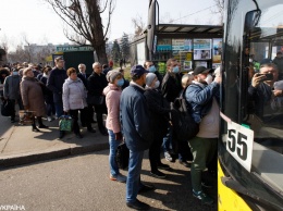 В Киеве запустили больше транспорта: все маршруты и графики
