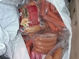 В Запорожье из мясного магазина украли ящик яиц и пакет сосисок