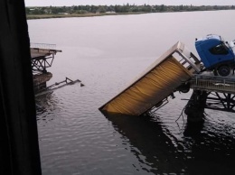 В Службе автомобильных дорог в Одесской области назвали причину разрушения моста на Днепропетровщине (фото)