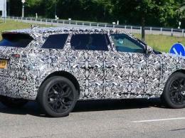 Новый Range Rover Evoque с семью местами вывели на тесты