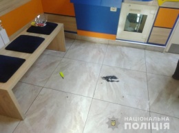 Принес бензин: в Харькове мужчина пытался поджечь себя в ломбарде из-за нерабочего телефона (фото)