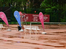 На теннисном турнире в Ирпене из-за непогоды отменили все матчи второго игрового дня