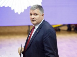 Аваков заподозрил неладное в исполнительных органах Киева, забыв, что «рыба гниет с головы»