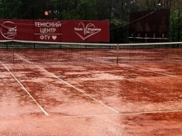 На теннисном турнире в Ирпене из-за дождя отменены субботние матчи